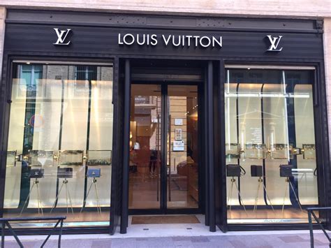 magasin a québec québec de louis vuitton|Louis Vuitton.